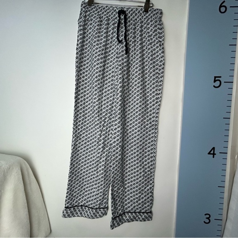 Victoria's Secret Black and White Reindeer Pajama Pants XS/TP